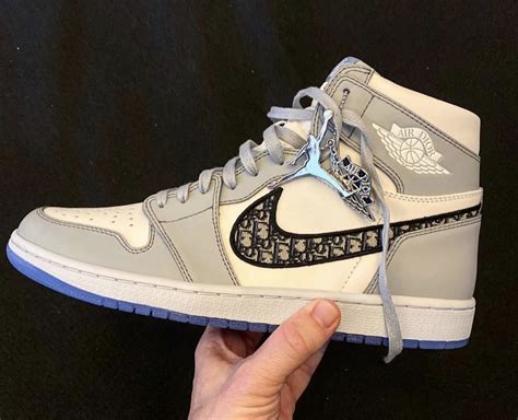 nike air jordan dior prix|dior jordan 1 high price.